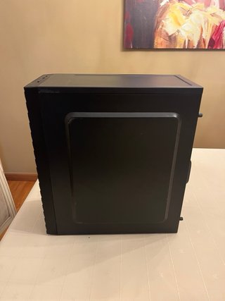 Torre PC AeroCool Negra con LED