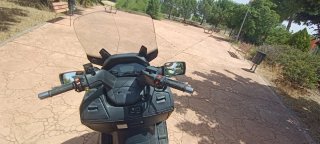 Suzuki Burgman 650 gris