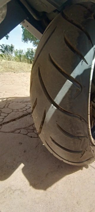 Suzuki Burgman 650 gris