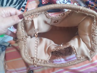 Bolso de mano tejido de papel