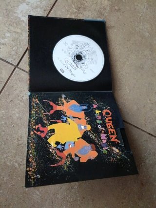 Queen A Kind Of Magic CD + libro
