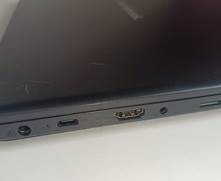 Portátil Toshiba TECRA A40-E-15R. i7-8550U, 8GB
