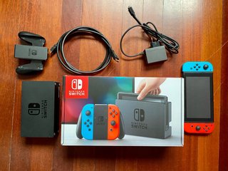 Nintendo Switch Azul/Rojo (no funciona)