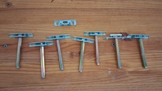 Soportes Invisibles para Estantería (8uds)
