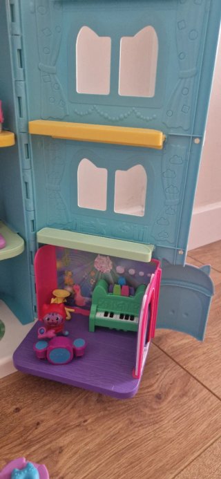 La casa de muñecas de Gaby Gato con Accesorios