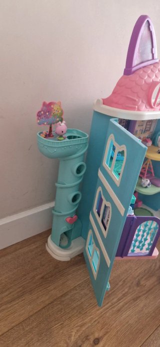 La casa de muñecas de Gaby Gato con Accesorios