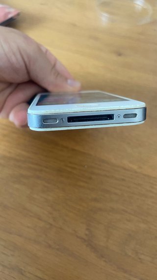 iPhone 4 Blanco con Cable Cargador