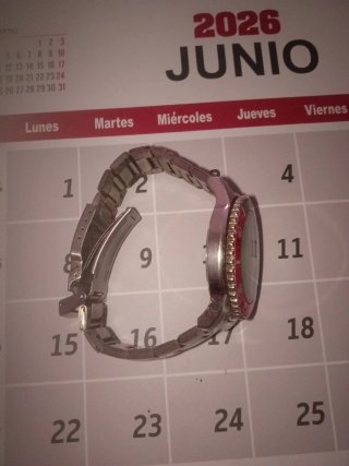 Reloj de casanova pulsera plateado con bisel rojo