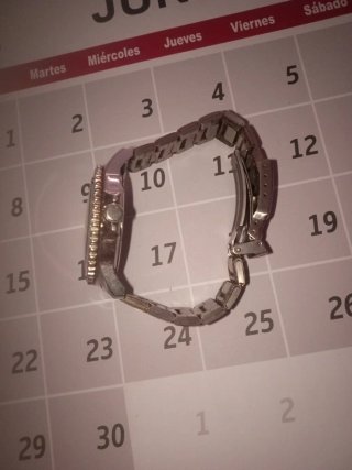 Reloj de casanova pulsera plateado con bisel rojo