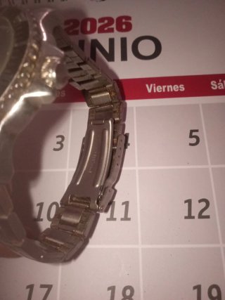 Reloj de casanova pulsera plateado con bisel rojo