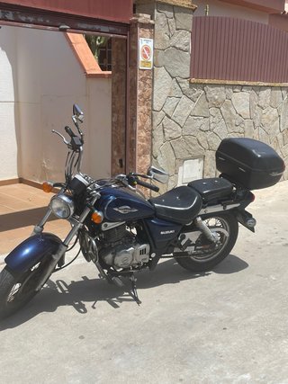 Suzuki GZ250 Marauder Azul