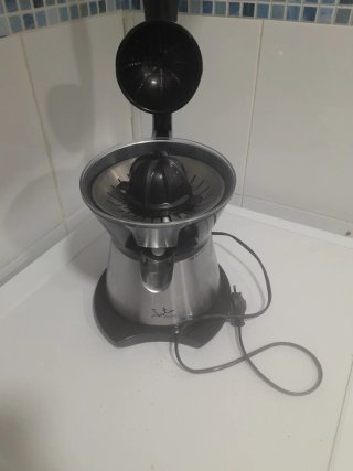 Exprimidor eléctrico Jata