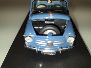 1/24. Fiat (Seat) 600 D. ABRE TODO