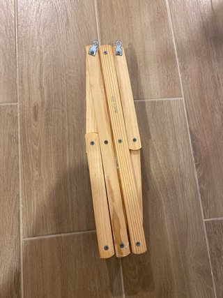 Colgador de pared extensible de madera