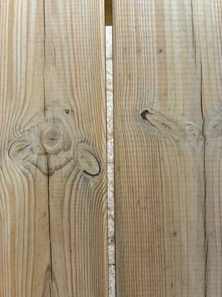 Mesa de picnic de madera maciza tratada