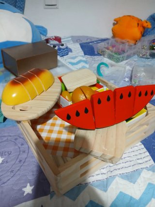 Cocinita de madera infantil de marca + regalos