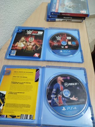 Pack Juegos PS4: God of War, WWE 2K19, FIFA 21, F1