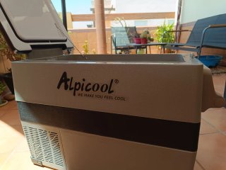 Nevera portátil Alpicool con compresor.