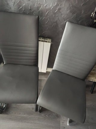 Mesa Comedor Gris y Cambrián + 4 Sillas