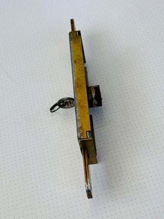 Cerradura persiana metálica AV 28 cm