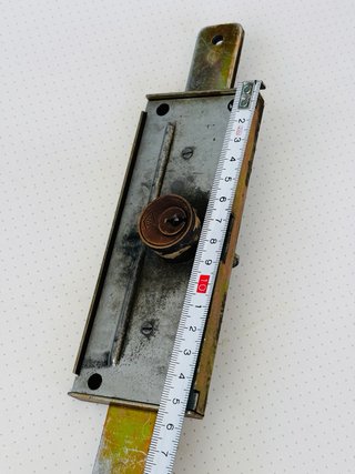 Cerradura persiana metálica AV 28 cm