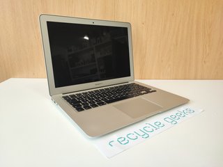 MacBook Air A1466 Intel i5 4GB 250GB