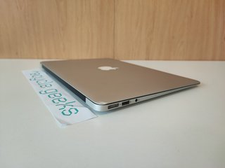 MacBook Air A1466 Intel i5 4GB 250GB