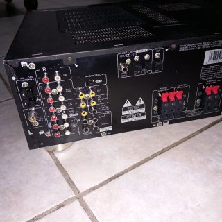 Ampmificador Pioneer VSX-D510.