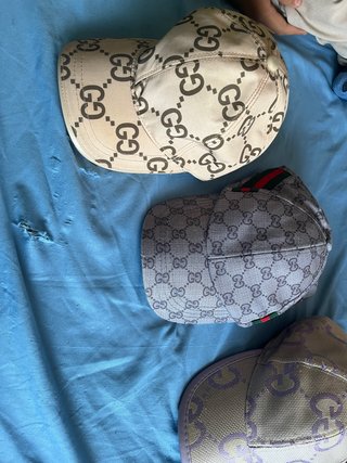 Gorras Gucci Beige y Gris