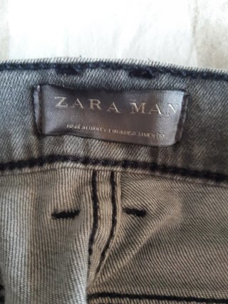 Pantalones vaqueros azules y otros  grises