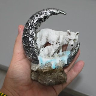 Figura lobos en luna
