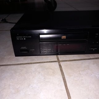 Reproductor CD Pioneer PD-104.