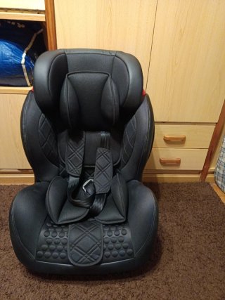 Silla de coche negra