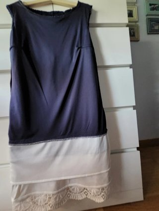 Vestido encaje azul marino y blanco + chaqueta