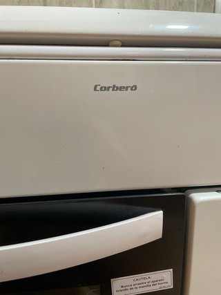 Cocina de gas blanca Corbero