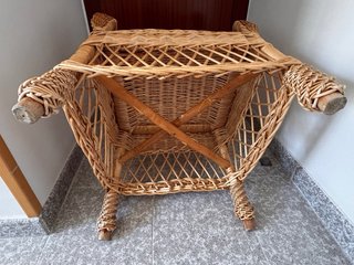 Sillón de mimbre natural beige