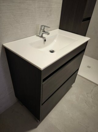 Mueble de baño madera y cerámica