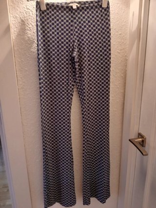 Pantalones Subdued acampanados estampado