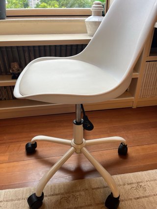 Silla de escritorio blanca moderna