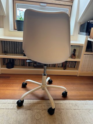 Silla de escritorio blanca moderna