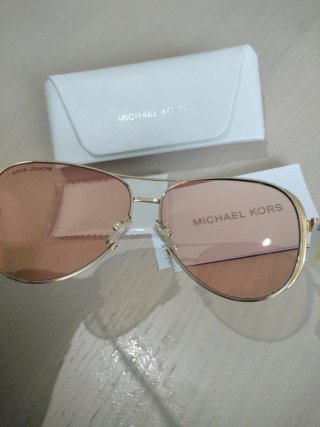 Gafas de sol Michael Kors doradas y rosas