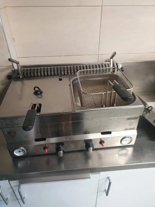 Quemadores de Kebab+ friedora +tostadora