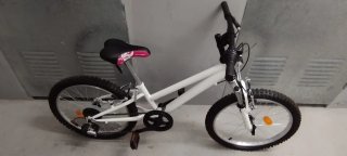 Bicicleta infantil blanca. 50 diámetro,19 pulgadas