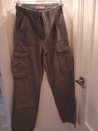 Pantalón cargo Bershka mujer T.34