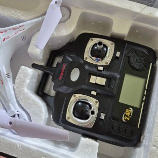 Quadcopter Syma X5C-1 con controllo remoto