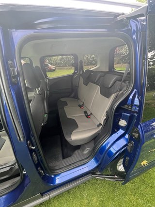 Ford Tourneo Courier TITANIUM