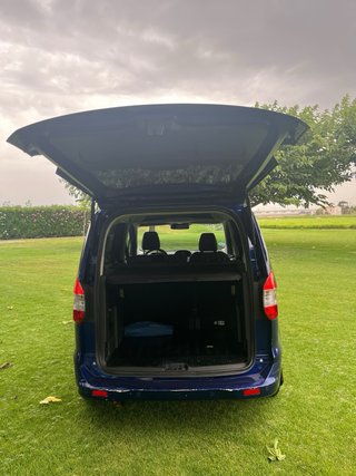 Ford Tourneo Courier TITANIUM