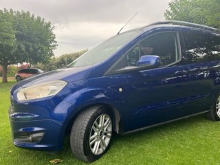 Ford Tourneo Courier TITANIUM