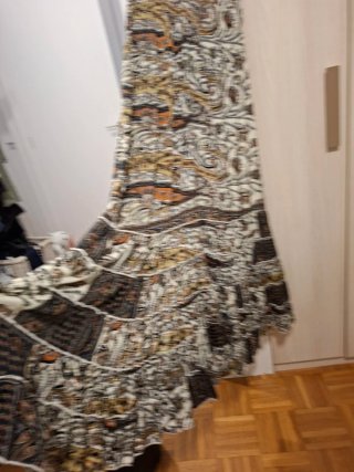 Vestido fluido con vuelo. Fresco. Calidad alta.