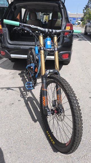 Bicicleta de montaña súper potente el nuevo estado